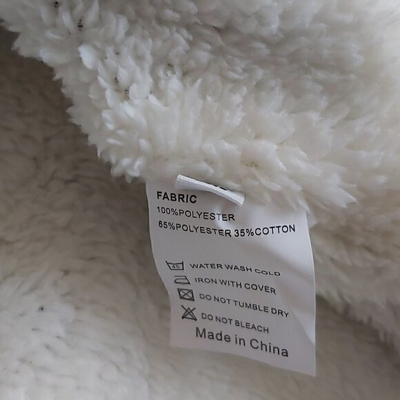 NWOT Black And White Plaid Winter/Fall/Spring XL Dog Polyester Coat With Snaps - Picture 6 of 7